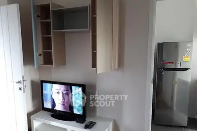 Fully Furnished 1 Bedroom Condo at The Tree Rio Bang Aor Station Livingroom