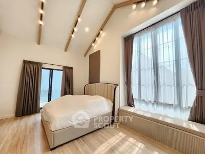 1853281-4-Photoroom.png