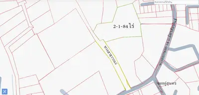 Detailed real estate map showing property boundaries and road access.