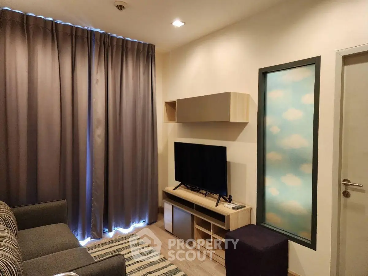 Cozy living room with modern decor and stylish furniture, perfect for relaxation and entertainment.