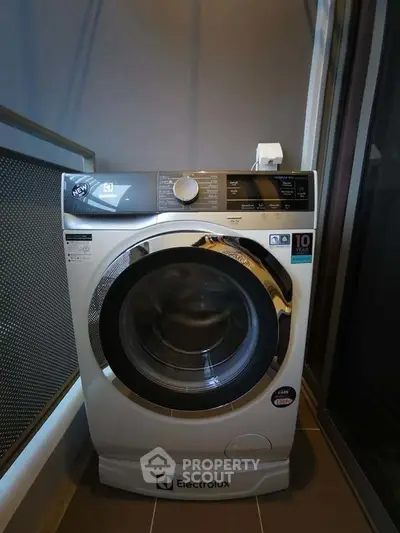  1 Bedroom Condo at The Room Sukhumvit 69-2