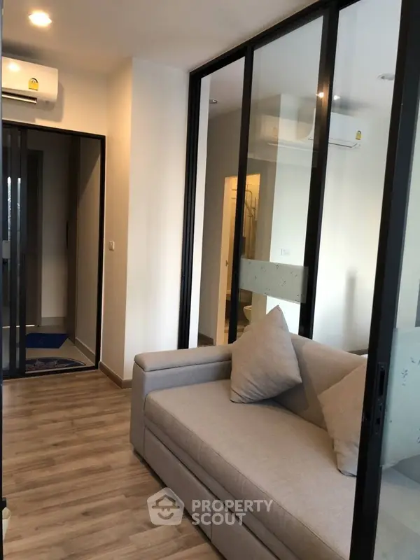 image_rental-9687922