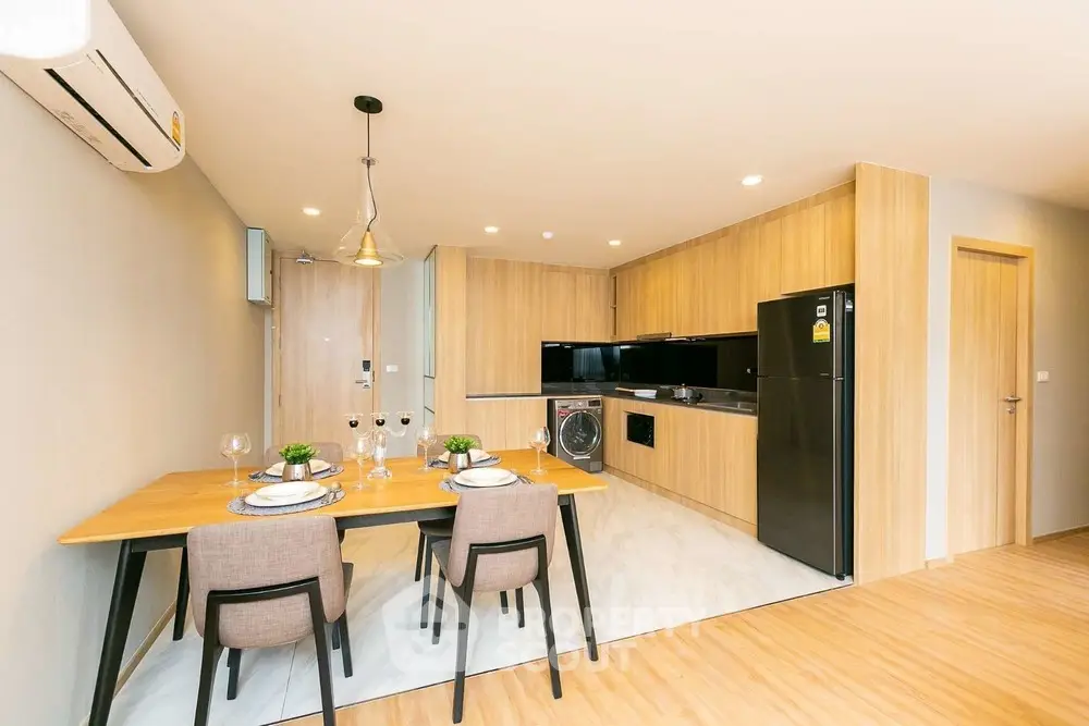  2 Bedrooms Condo -5