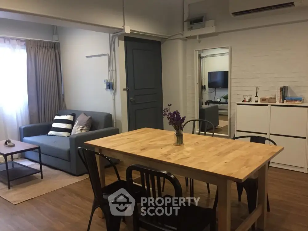  2 Bedrooms Condo at Pathumwan Place Condominium-1