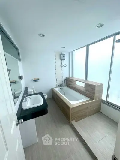 2021804-7-Photoroom.png