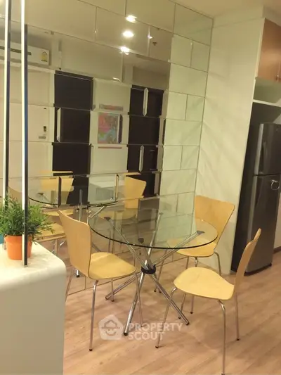  2 Bedrooms Condo at Sky Walk Phra Khanong-7