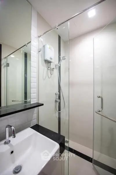 Fully Furnished 1 Bedroom Condo at Wish Signature Midtown Siam-2