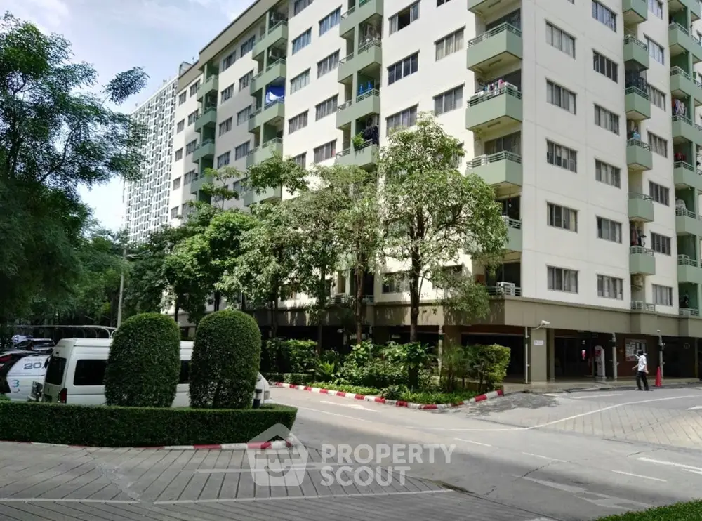  2 Bedrooms Condo at Lumpini Center สุขุมวิท 77-1