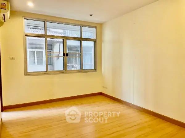 image_rental-29667146