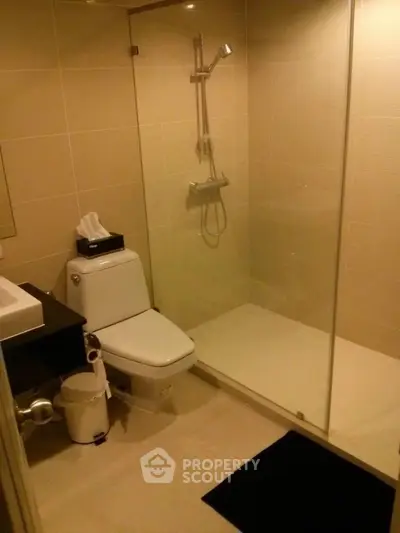  3 Bedrooms Condo at Belle Grand Rama 9-3