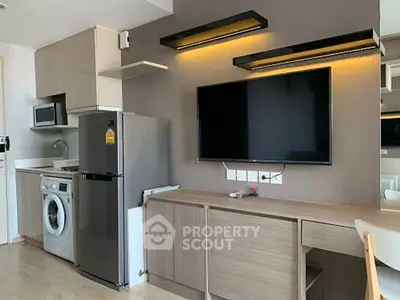 Fully Furnished 1 Bedroom Condo at Ideo Q Chula Samyan-6
