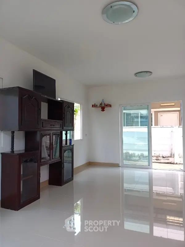 image_rental-8320328