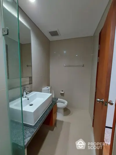 Fully Furnished 1 Bedroom Condo at Villa Sathorn-3