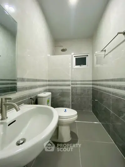 Modern bathroom with sleek design and elegant fixtures