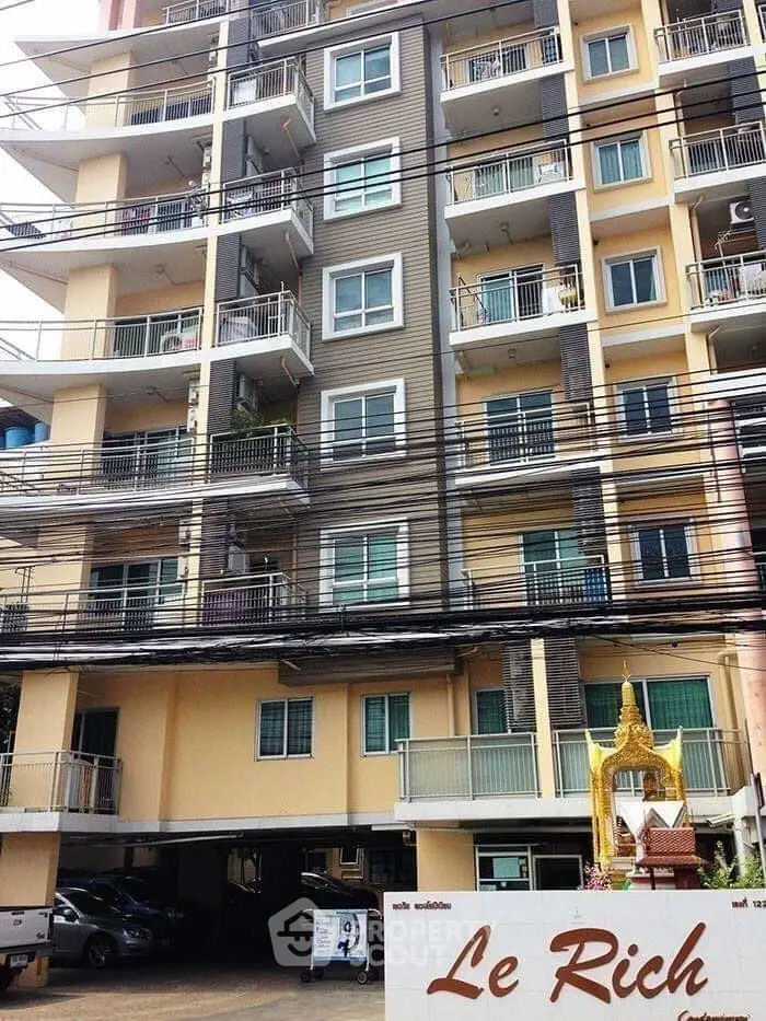  2 Bedrooms Condo at Le Rich Ratchada Sutthisarn-1