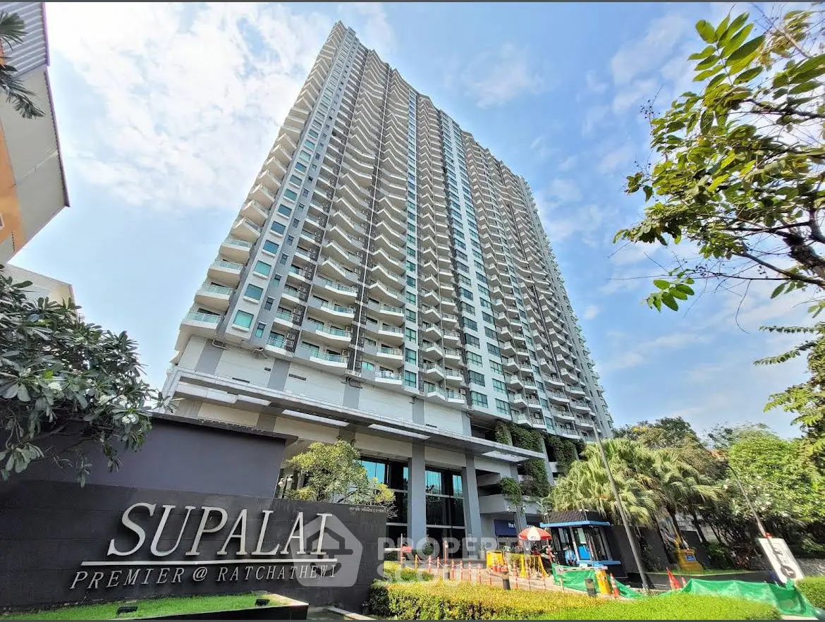Stunning high-rise building with lush garden at Supalai Premier Ratchathewi.