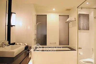 Fully Furnished 1 Bedroom Apartment at Saladaeng Colonnade Serviced Apartments-5