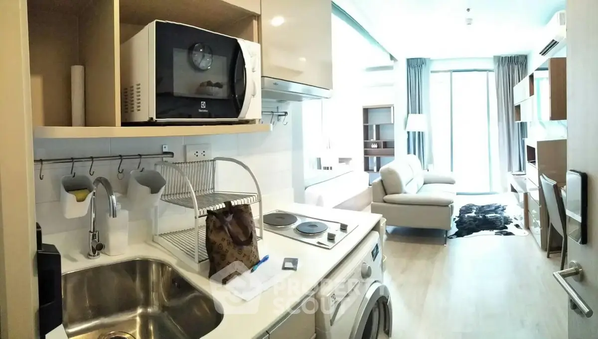 Fully Furnished 1 Bedroom Condo at Ideo Q Chula Samyan-1