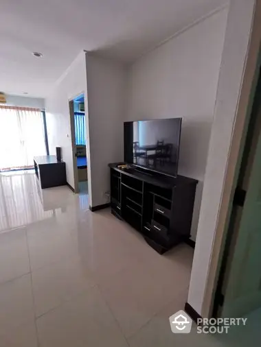 Fully Furnished 2 Bedrooms Condo -8