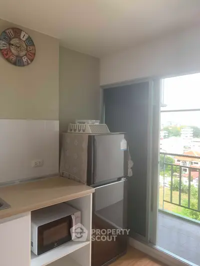  2 Bedrooms Condo -3