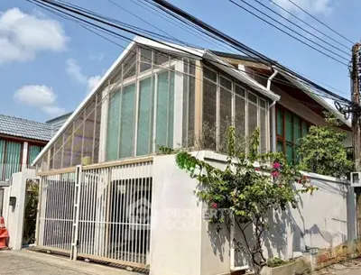 image_rental-31745719