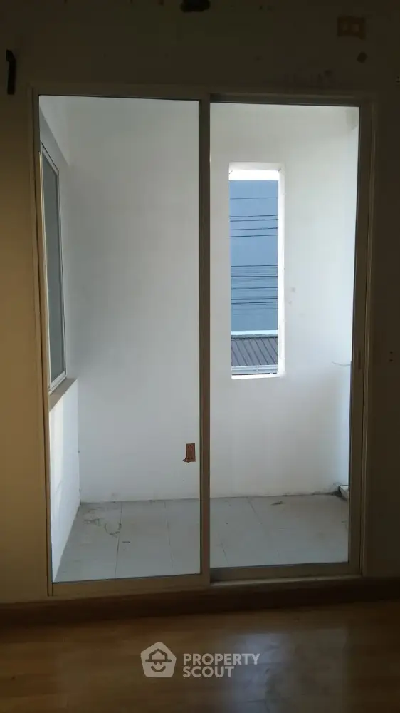 image_rental-6385932