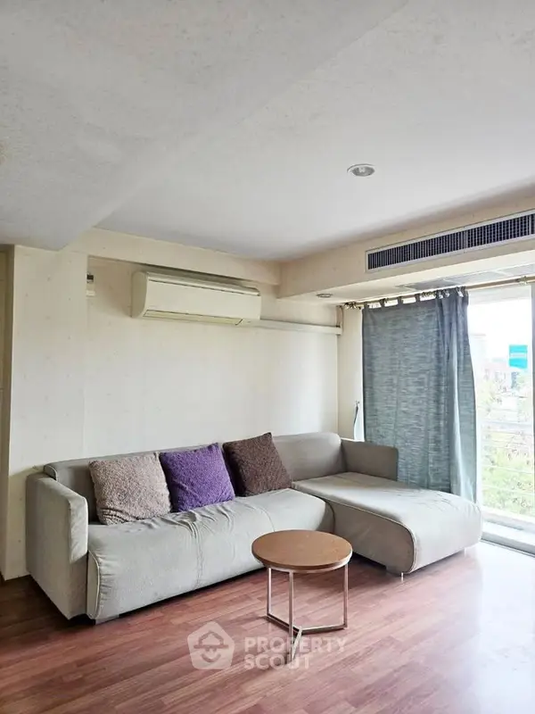 image_rental-25005372