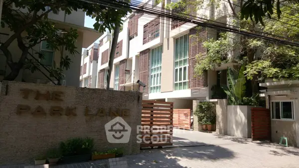 image_rental-5265776