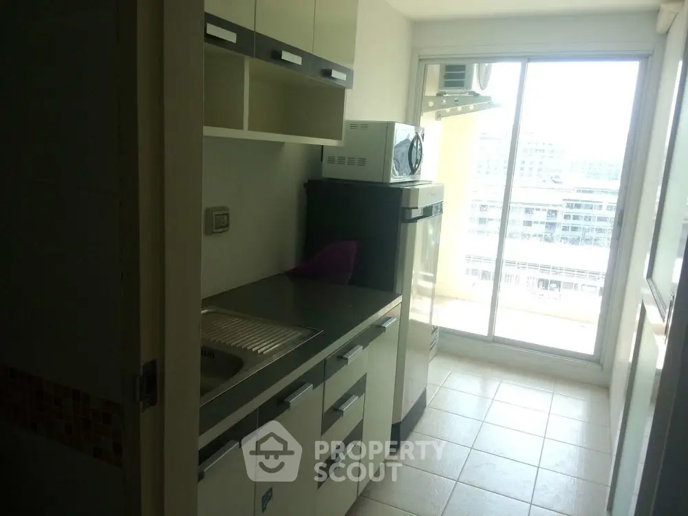  1 Bedroom Condo at The Niche Taksin-1