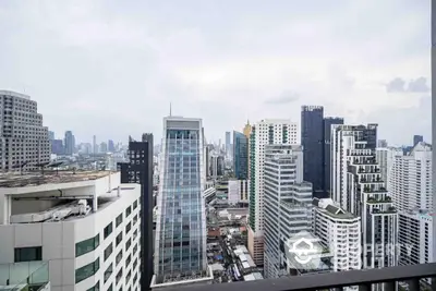 Stunning cityscape view of modern high-rise buildings in a bustling urban area.