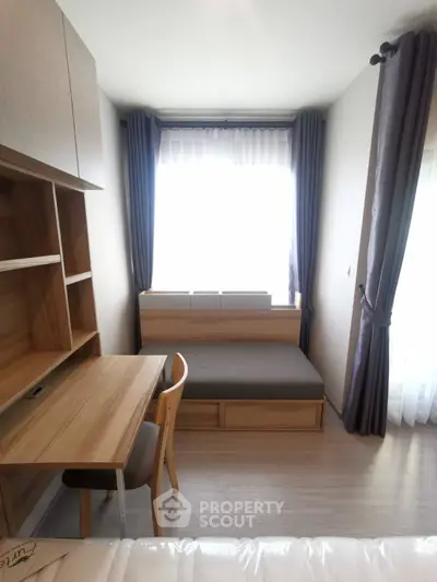 Fully Furnished 1 Bedroom Condo at Life Sukhumvit 62-3