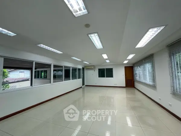 image_rental-28689755