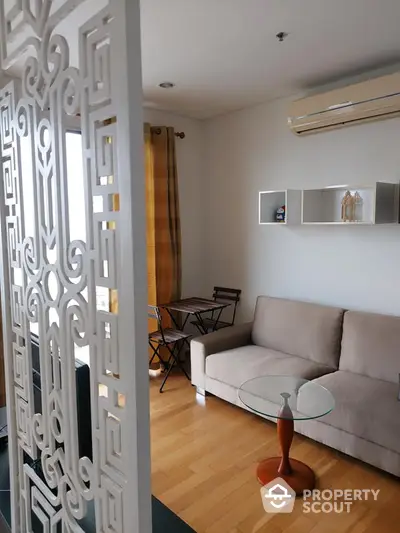 Fully Furnished 1 Bedroom Condo at Villa Sathorn-4