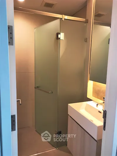 2 Bedrooms Condo at The Lumpini 24-2