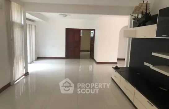 image_rental-11791414