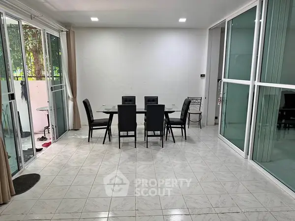 image_rental-28098424