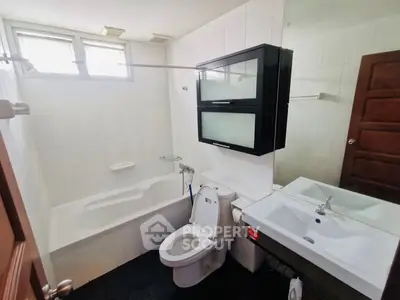 Fully Furnished 1 Bedroom Condo at Klang Krung Resort Ratchada 7 Bathroom