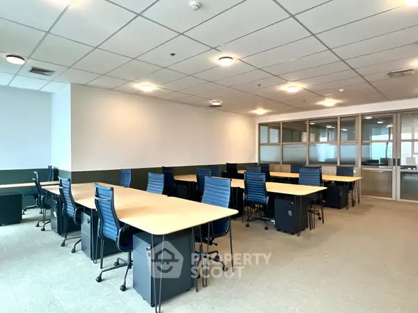 image_rental-13871639