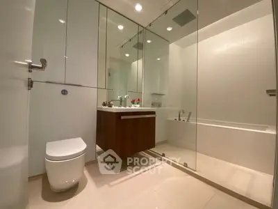  2 Bedrooms Condo at 185 Rajadamri-3