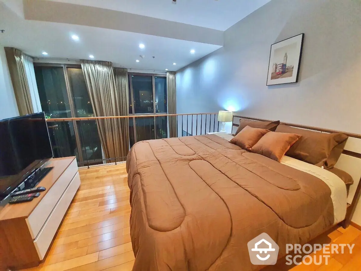  1 Bedroom Condo at The Emporio Place Sukhumvit 24-1