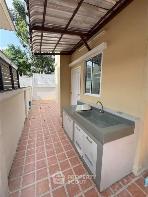 Modern building entrance with sleek design and glass elements