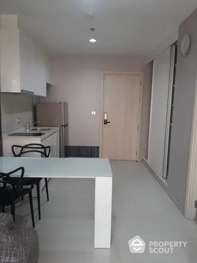 Fully Furnished 1 Bedroom Condo at Rhythm Sukhumvit 42-2