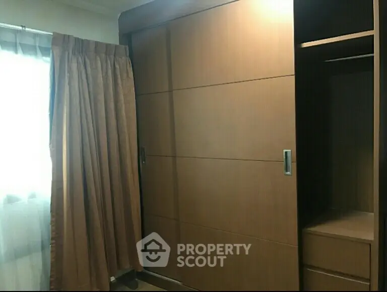  1 Bedroom Condo at Lumpini Place Phahol Saphankhwai-1