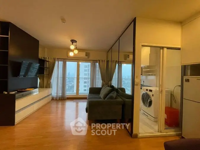 Fully Furnished 2 Bedrooms Condo at The Parkland Grand Taksin Livingroom