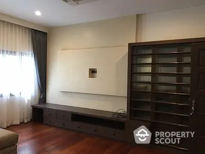 Fully Furnished 3 Bedrooms Apartment at U 26 I Residence-3