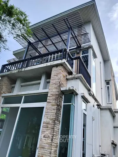 image_rental-28608437