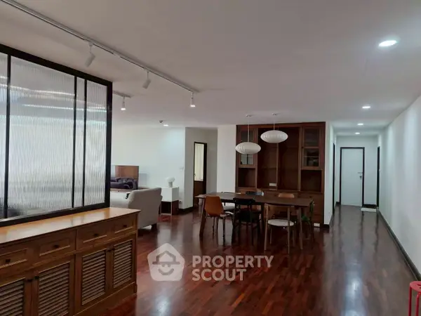 image_rental-29240900