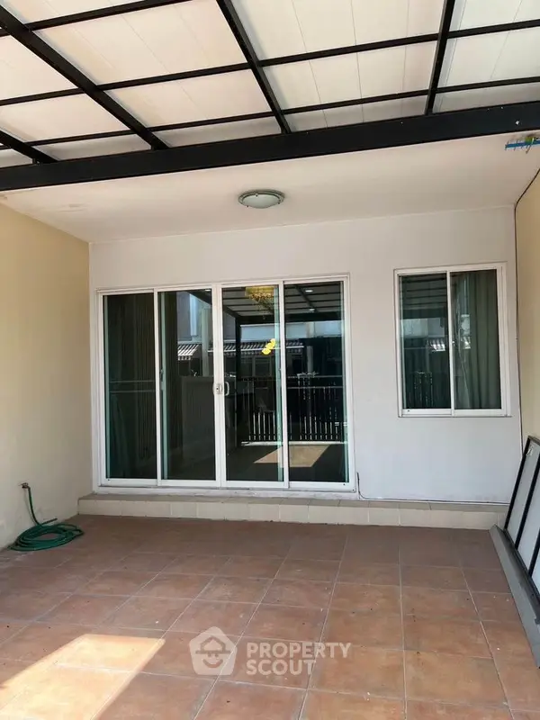 image_rental-13640212