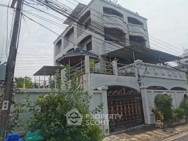 image_rental-11883437