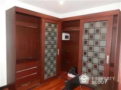  2 Bedrooms Condo at Avenue 61 Condominium-5